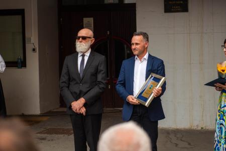 OBČINSKO PRIZNANJE ZA DVA DIRIGENTA, HIŠNIKA, MEDICINSKO SESTRO, ZGODOVINARJA IN PEVSKI ZBOR 31